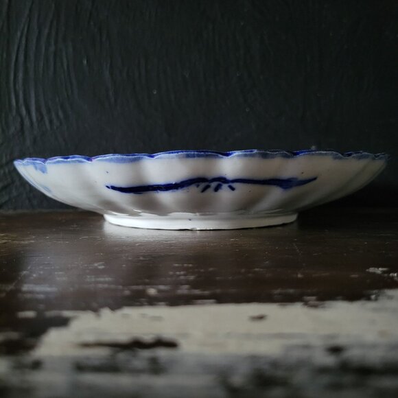 Antique Blue and White Chinese Porcelain Bowl With Mountain and Pagoda Design - Picture 4 of 7